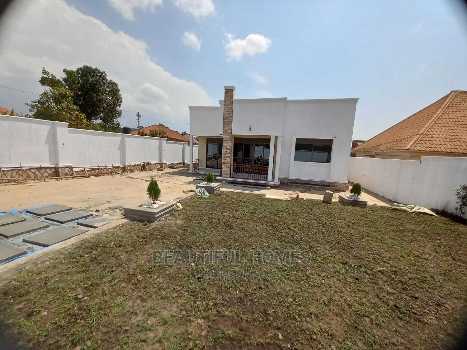 Furnished 4bdrm Bungalow in Kira for Sale