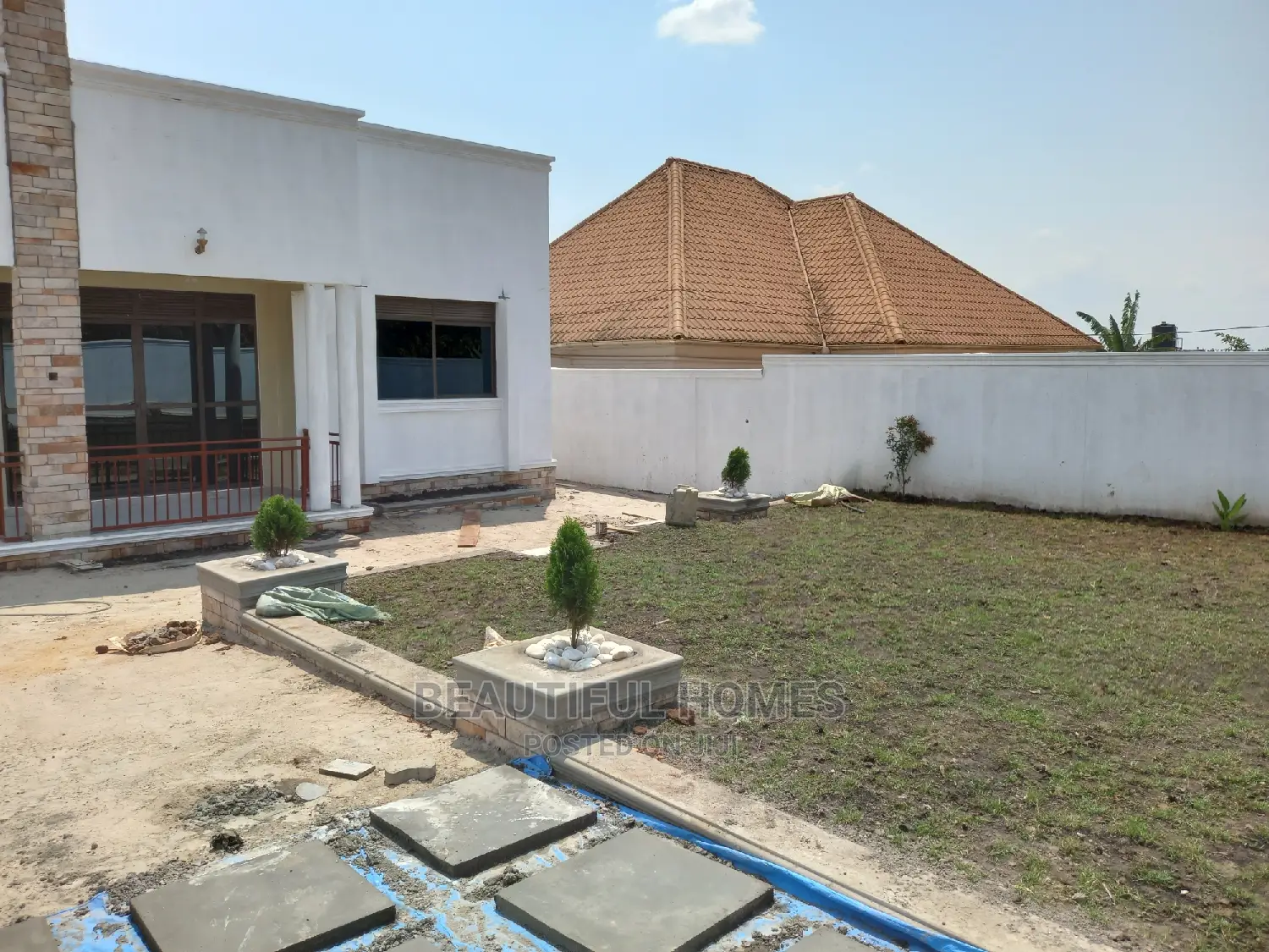 Furnished 4bdrm House in Kira for Sale