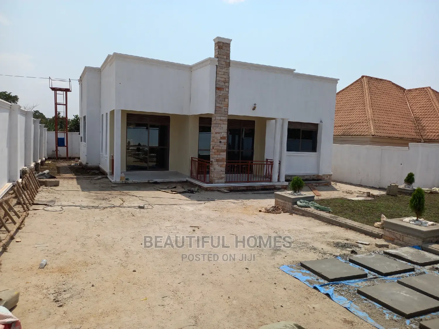 Furnished 4bdrm Bungalow in Kira for Sale