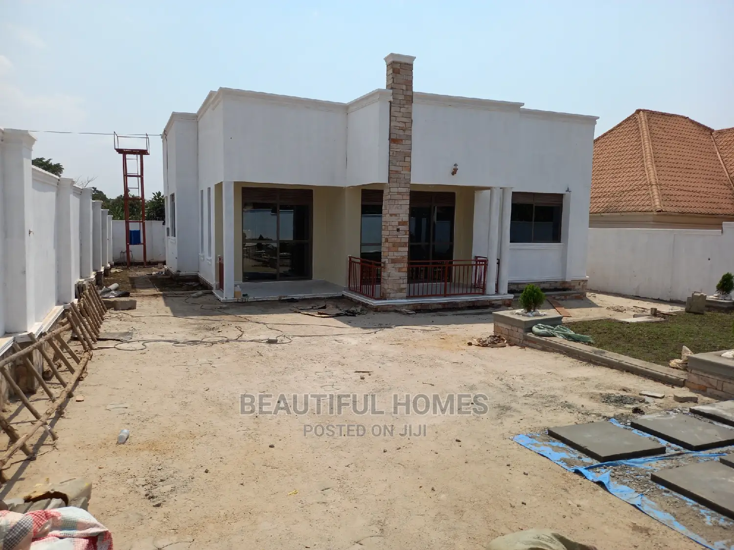 Furnished 4bdrm Bungalow in Kira for Sale