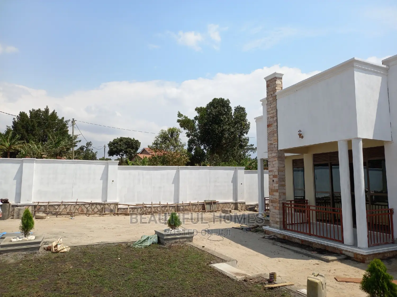Furnished 4bdrm Bungalow in Kira for Sale