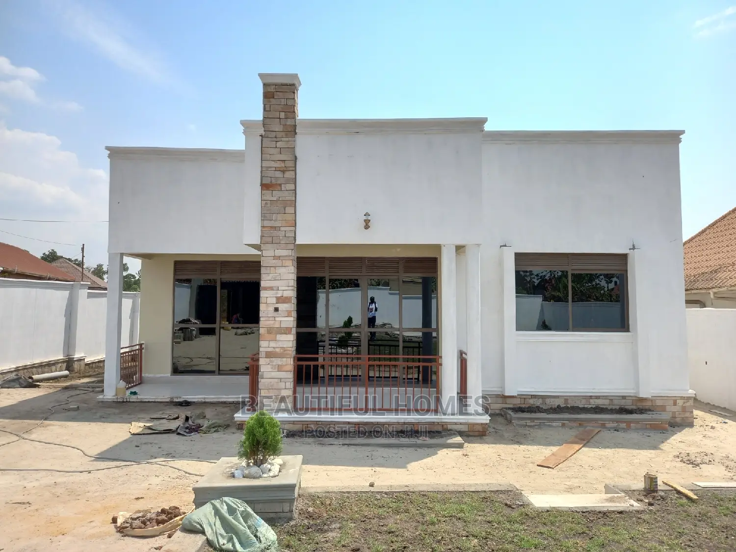 Furnished 4bdrm Bungalow in Kira for Sale
