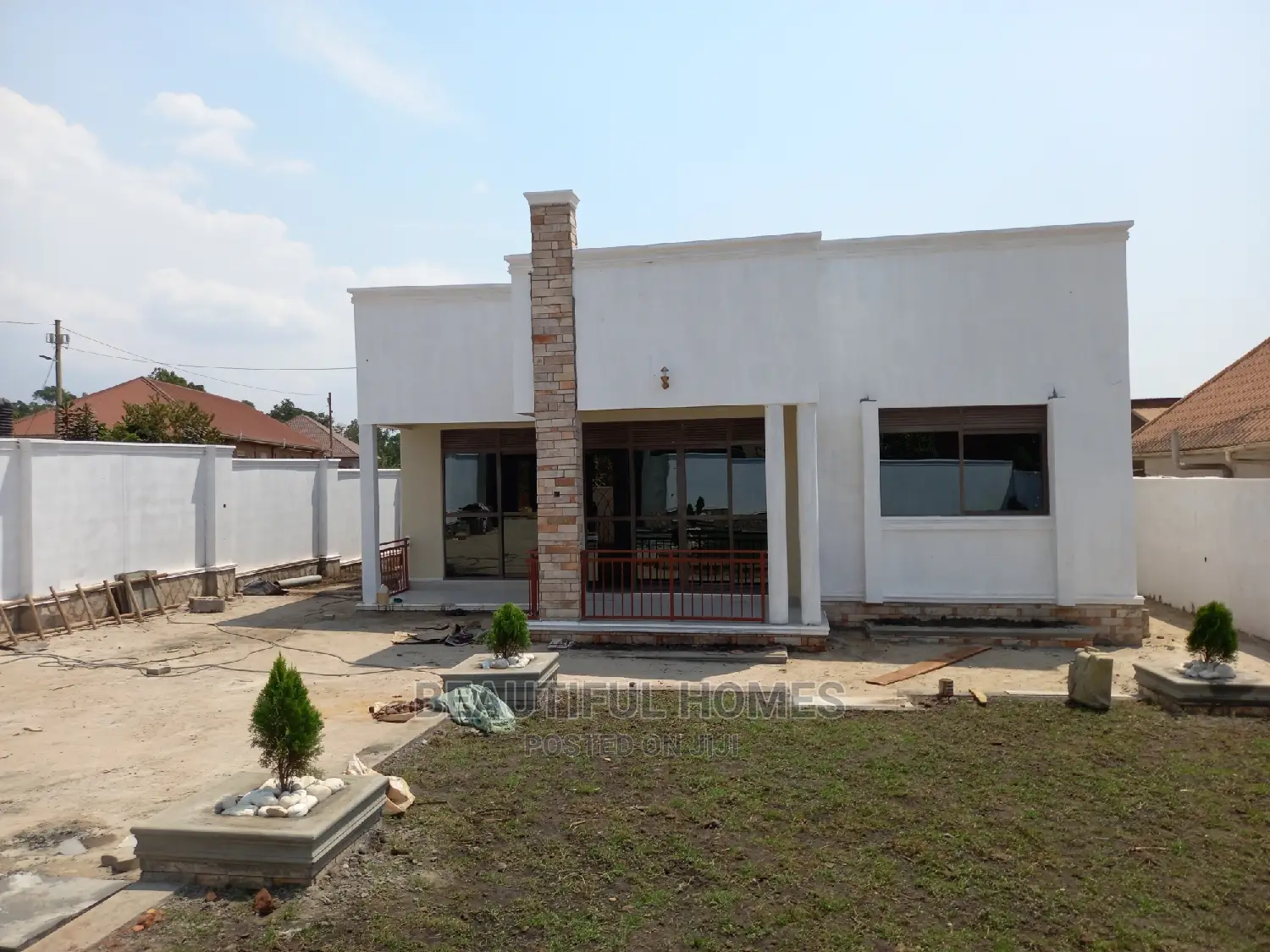 Furnished 4bdrm Bungalow in Kira for Sale