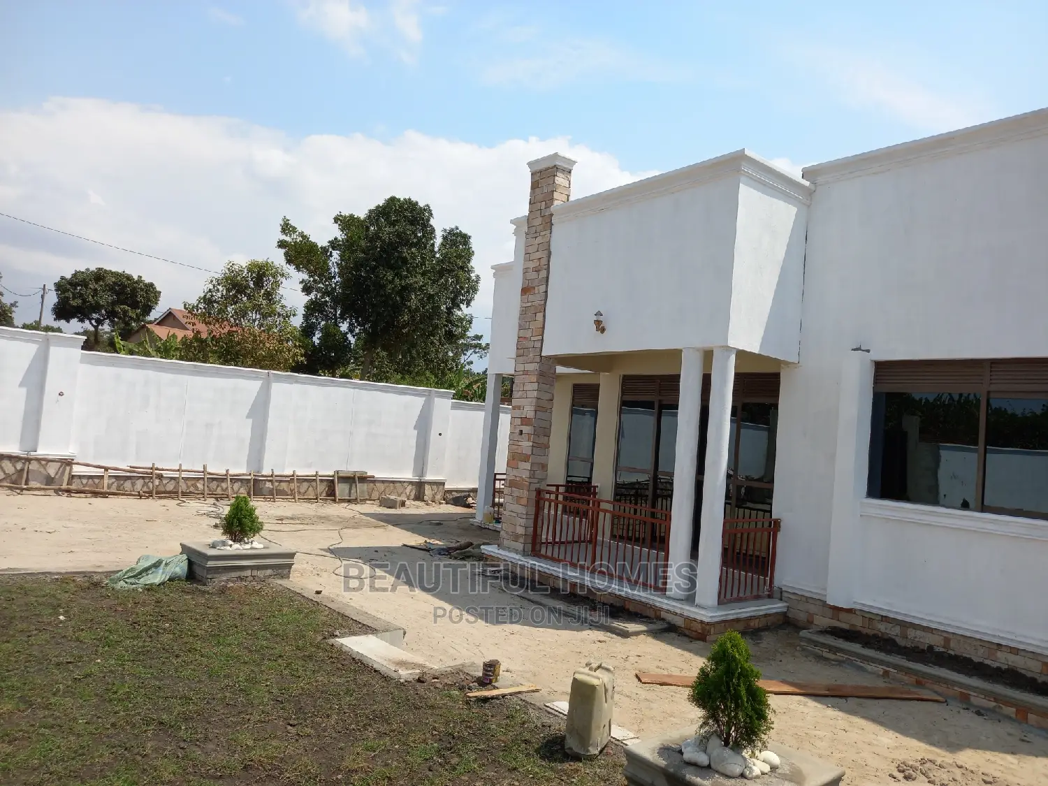 Furnished 4bdrm Bungalow in Kira for Sale