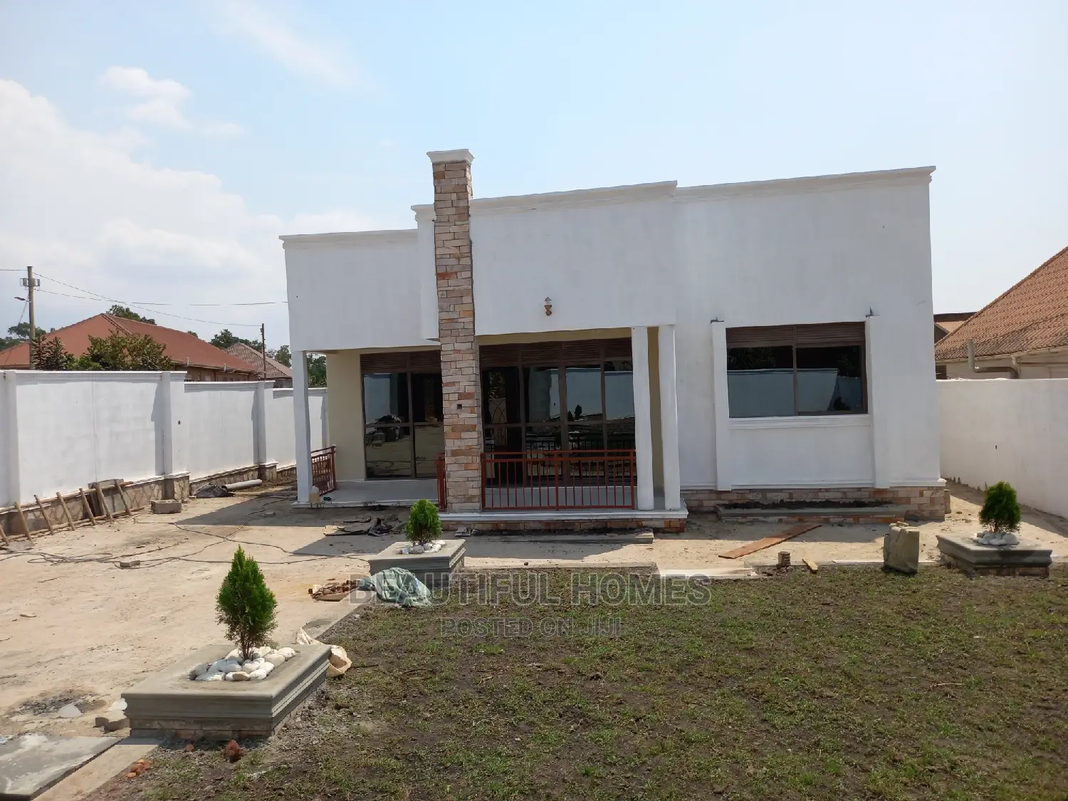 Furnished 4bdrm Bungalow in Kira for Sale
