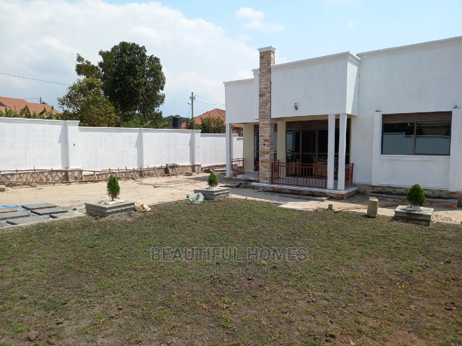 Furnished 4bdrm House in Kira for Sale