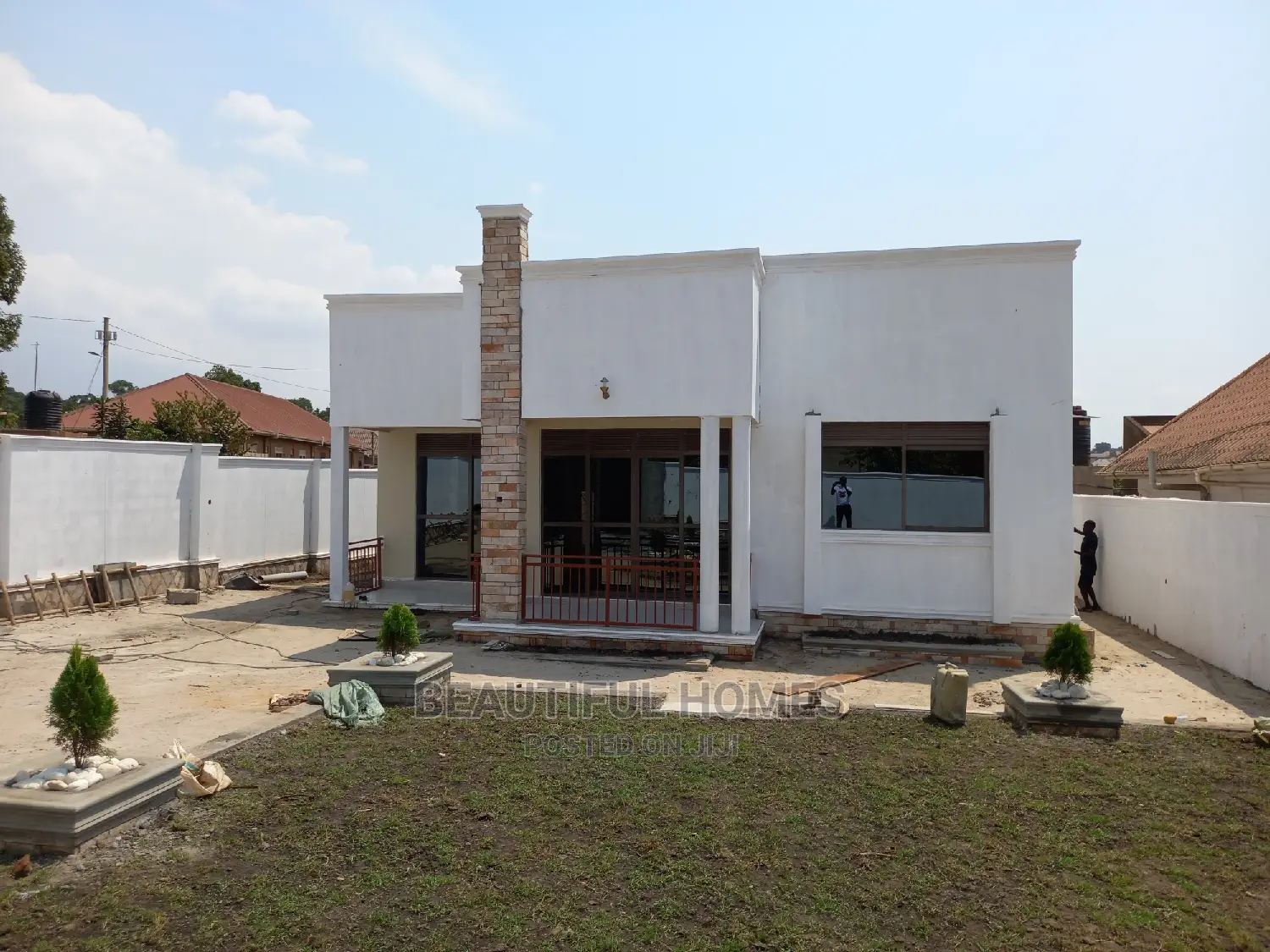 Furnished 4bdrm House in Kira for Sale