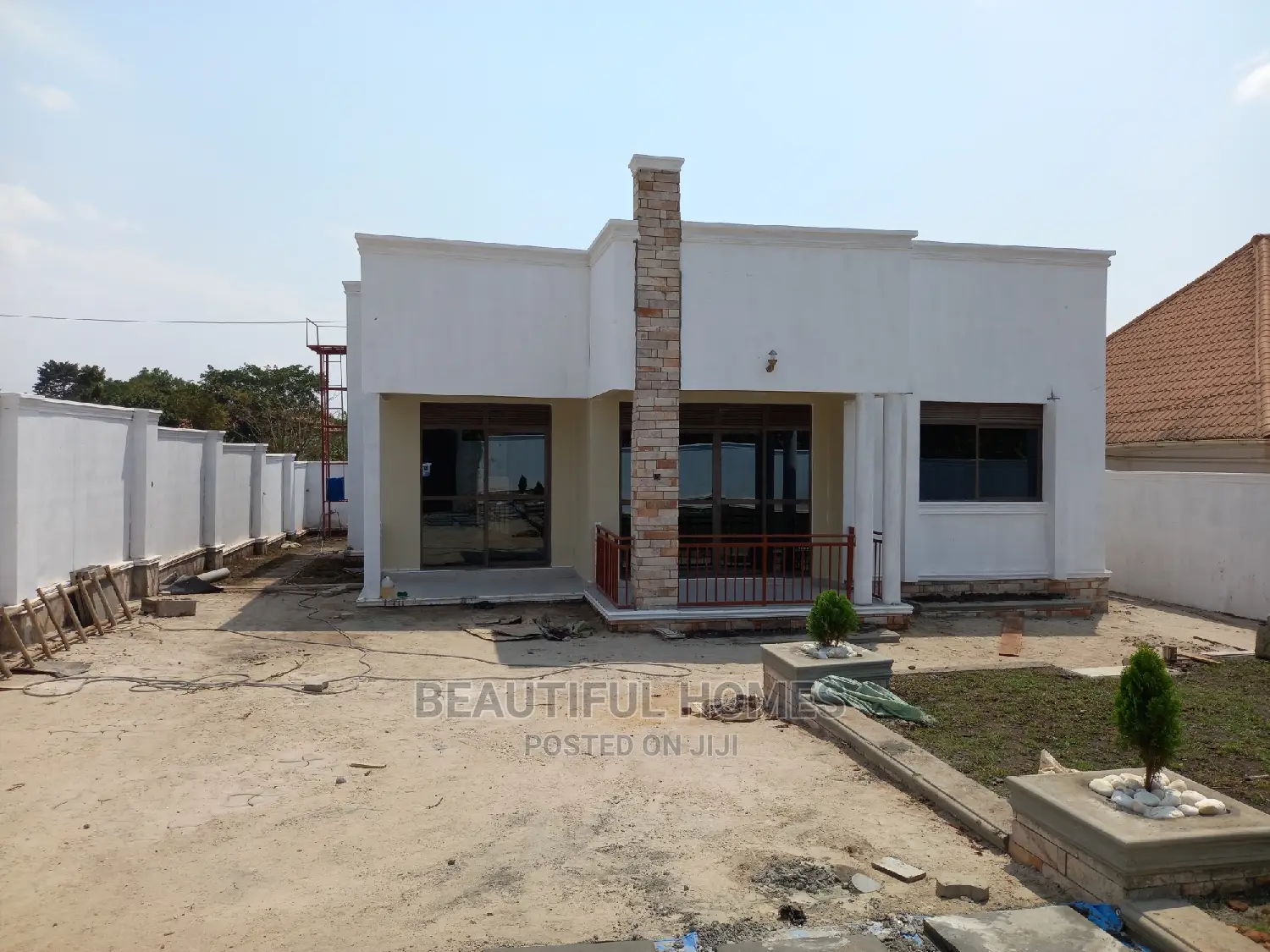 Furnished 4bdrm Bungalow in Kira for Sale