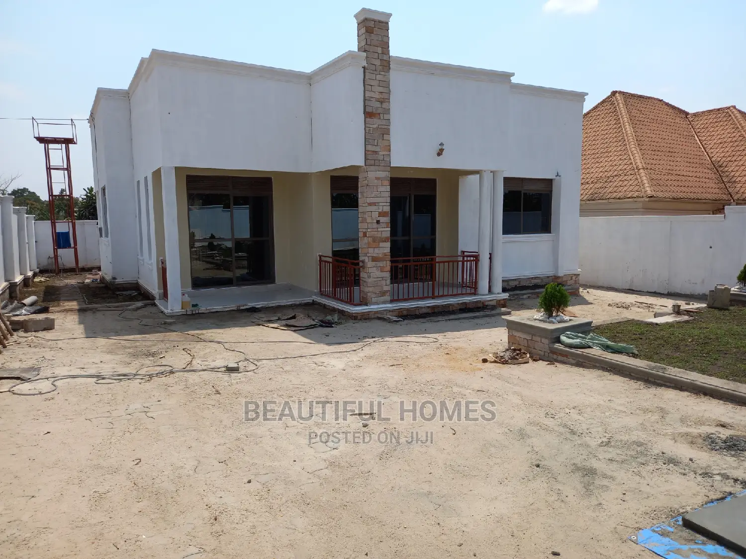 Furnished 4bdrm Bungalow in Kira for Sale