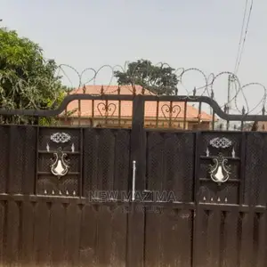 4bdrm Bungalow in Makindye Town, Central Division for Sale
