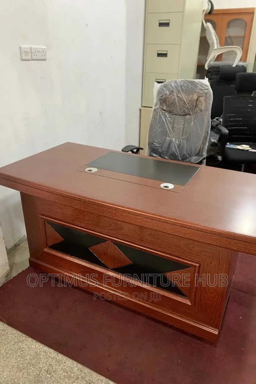 Imported Office Desk ( 1.4meters) and Leather Seat