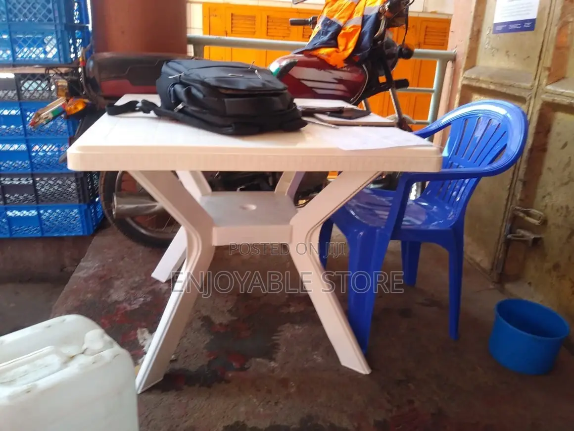 Plastic Durable Nice Table