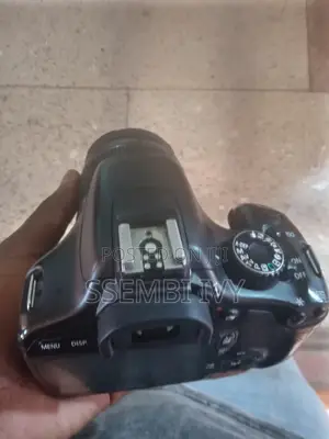 CANON 550 Camera.