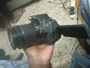 CANON EOS 700D Camera.