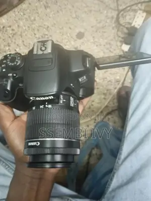 CANON EOS 700D Camera.