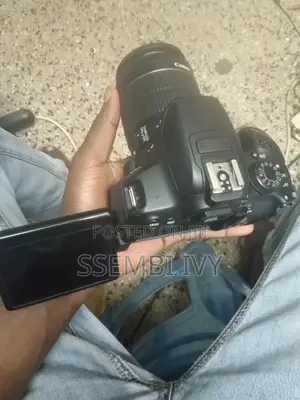 CANON EOS 700D Camera.