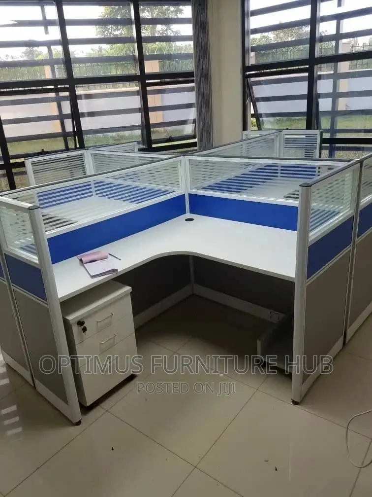 Curved Four Seater Work Station