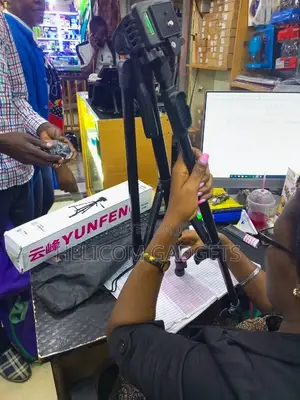 Yunfen Camera Stand