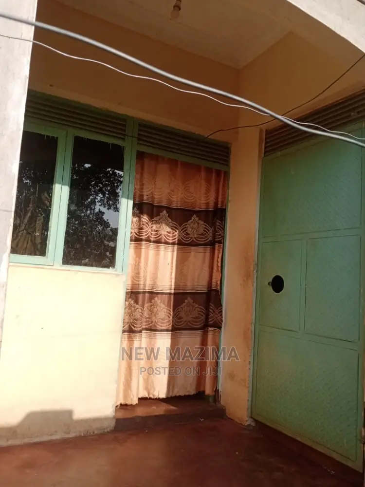 5bdrm House in Namulanda Ntebe Rd, Central Division for Sale