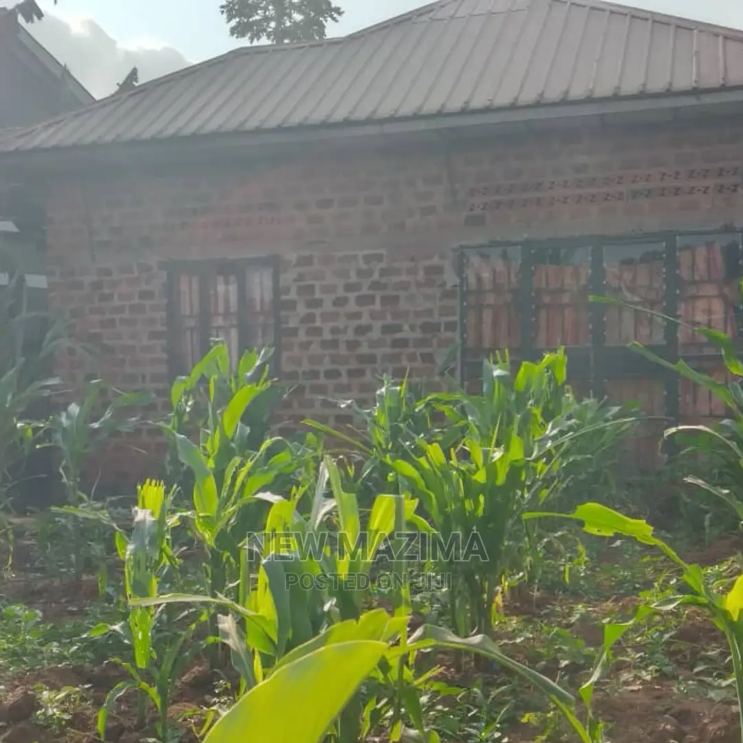 2bdrm House in Kawempe Kawanda, Central Division for Sale