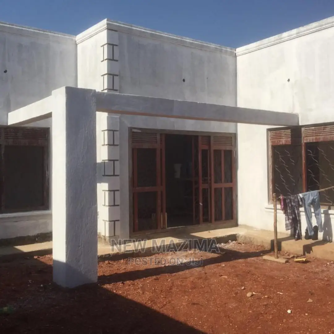 3bdrm House in Munyonyo on Ntebe, Central Division for Sale