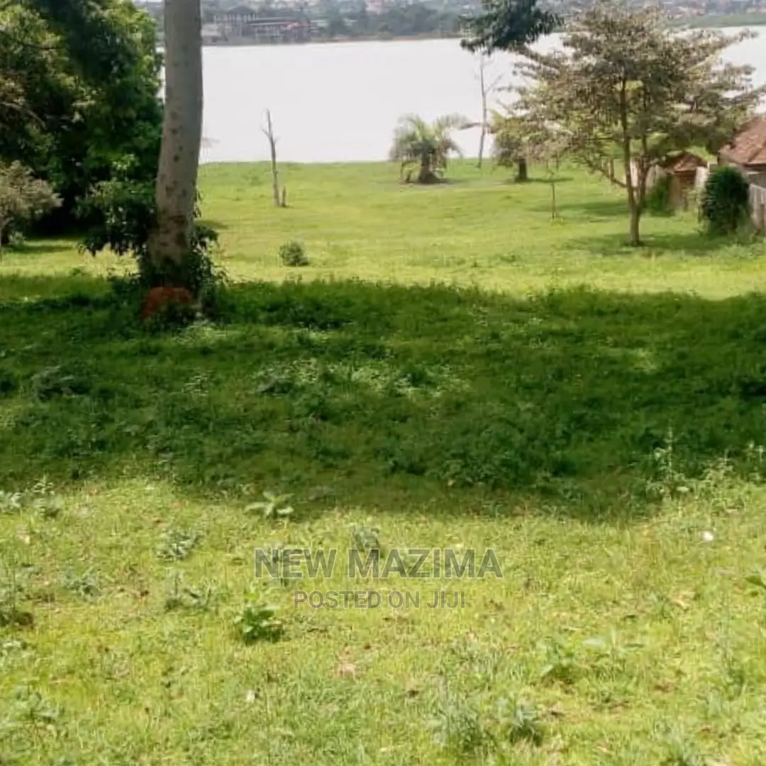 4bdrm House in Nkumba Kasenyi Ntebe, Central Division for Sale