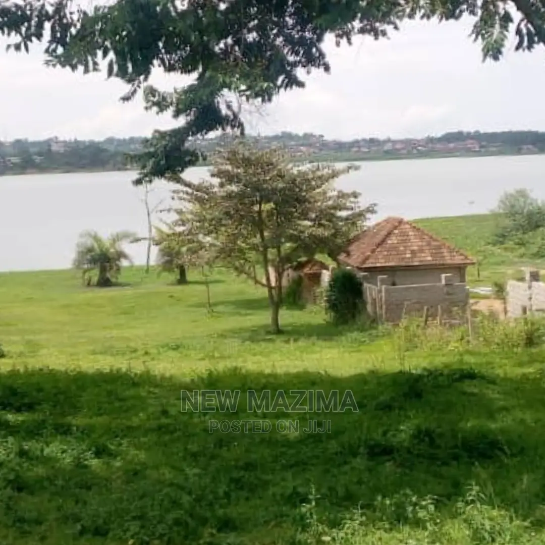 4bdrm House in Nkumba Kasenyi Ntebe, Central Division for Sale