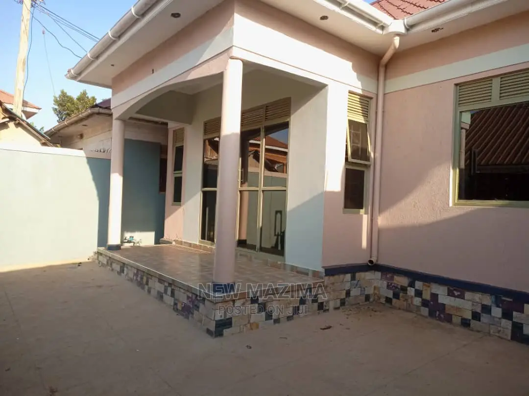 3bdrm House in Nansana Wamala, Central Division for Sale