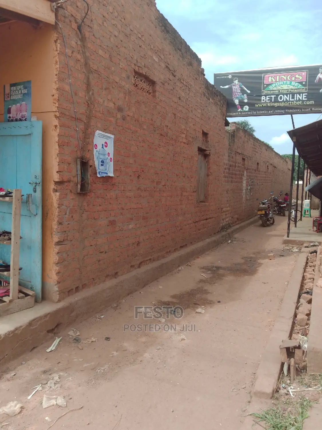 Huge Commercial Building for Sale