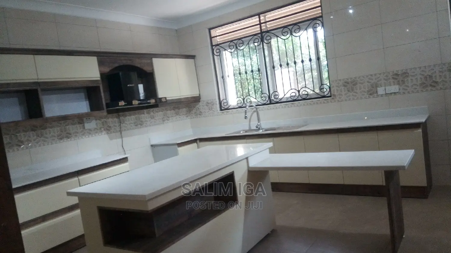 5bdrm Duplex in Kololo Property, Central Division for Rent