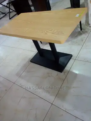 Executive Wooden Dining Table for Restaurant
