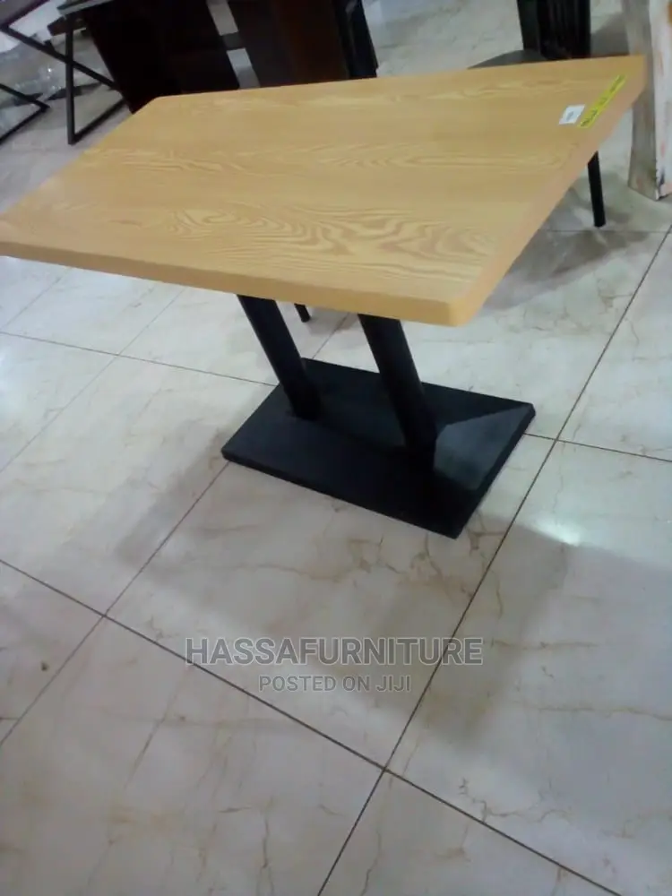 Executive Wooden Dining Table for Restaurant