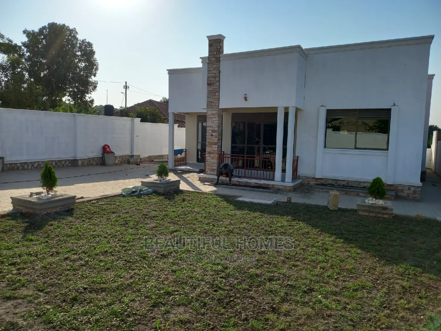 Furnished 4bdrm Bungalow in Kira for Sale