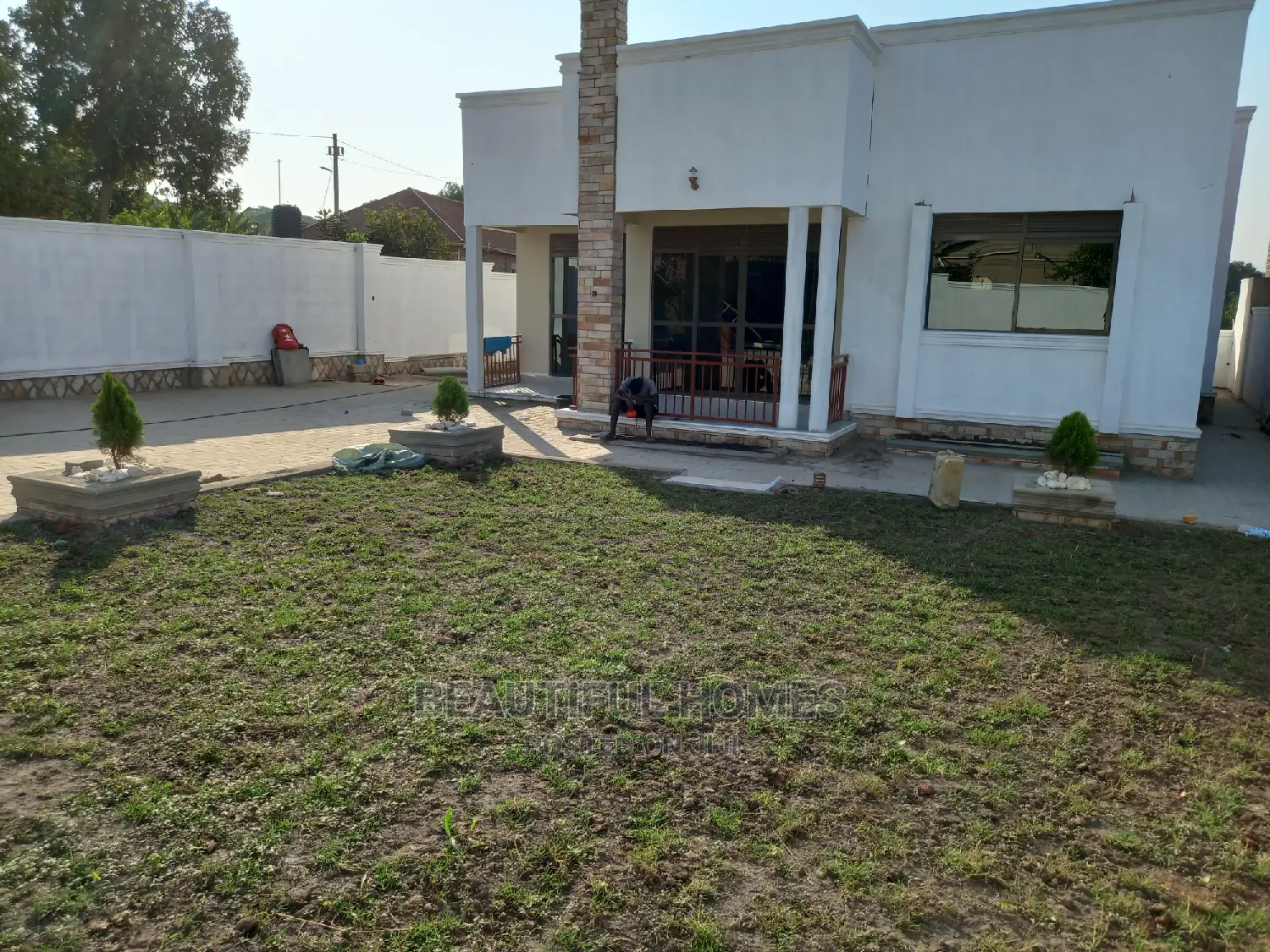 Furnished 4bdrm Bungalow in Kira for Sale