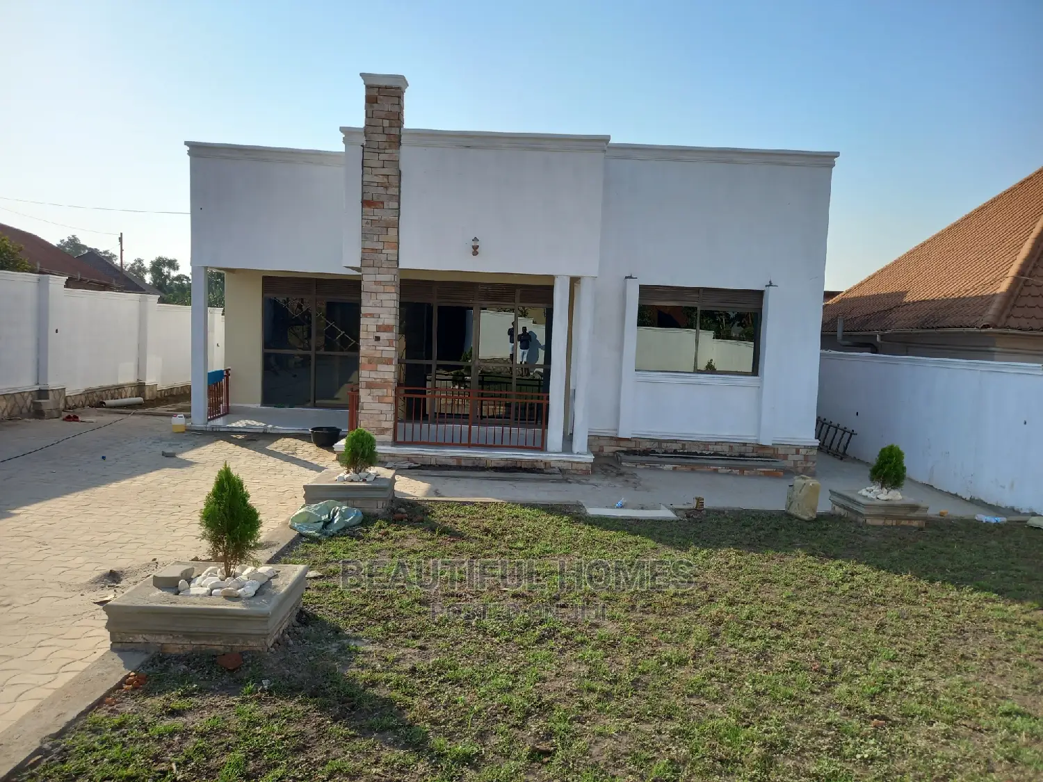 Furnished 4bdrm House in Kira for Sale