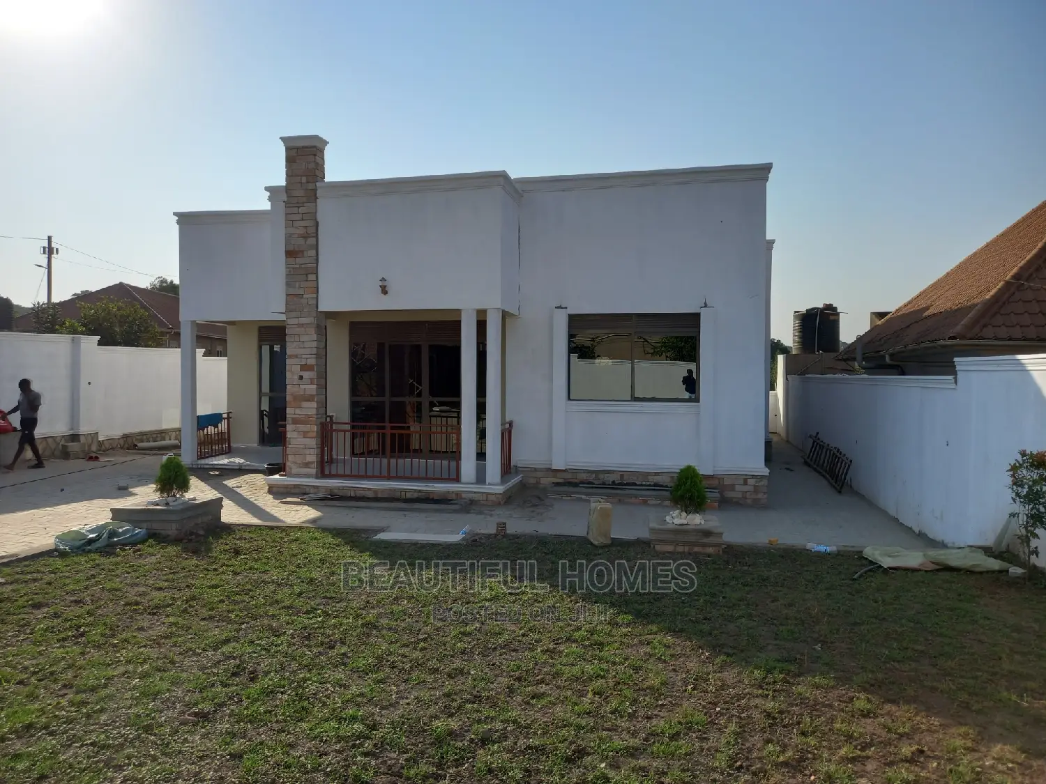 Furnished 4bdrm House in Kira for Sale