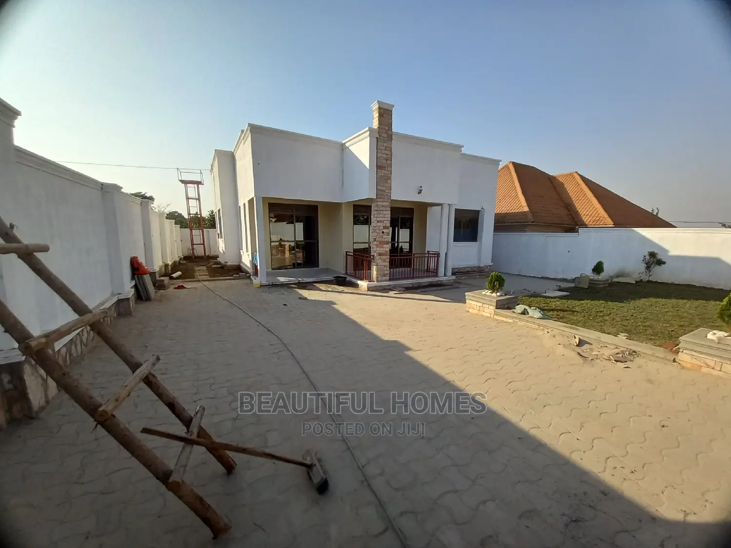 Furnished 4bdrm Bungalow in Kira for Sale
