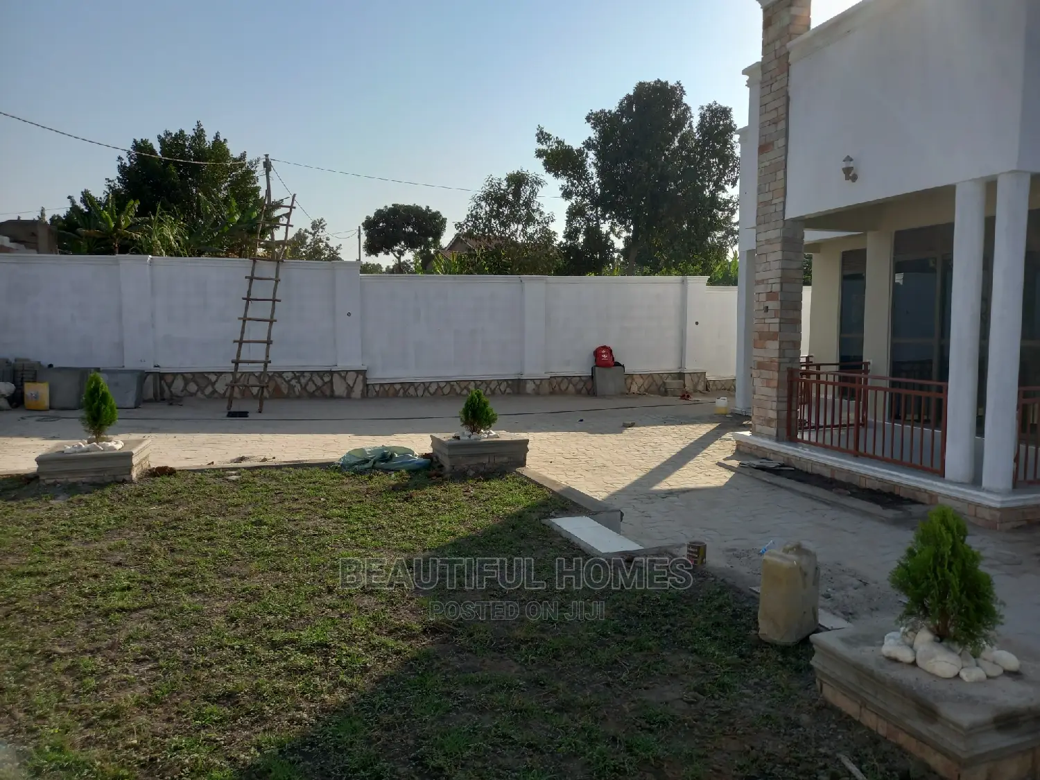Furnished 4bdrm Bungalow in Kira for Sale