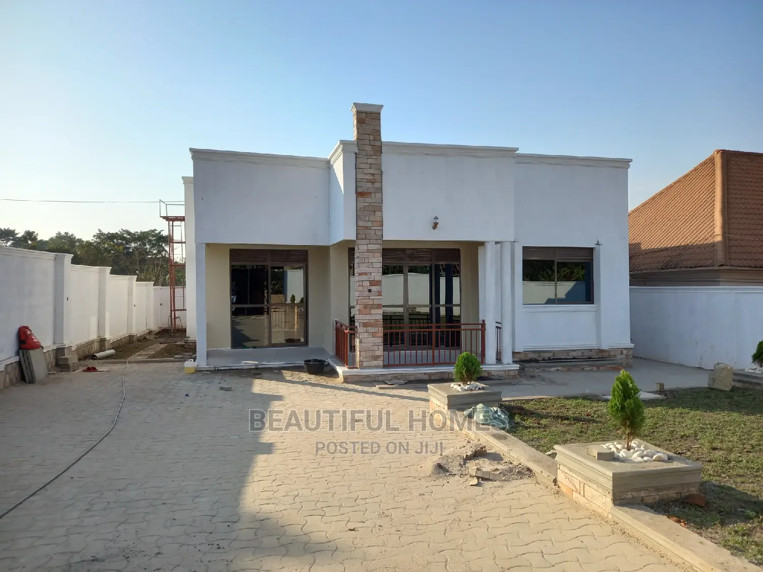 Furnished 4bdrm House in Kira for Sale