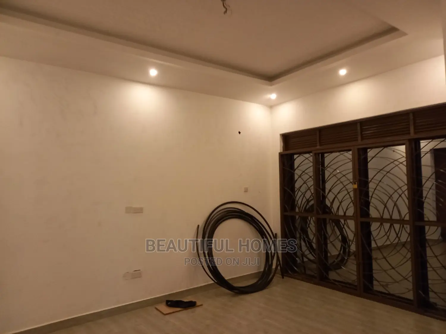 Furnished 4bdrm House in Kira for Sale