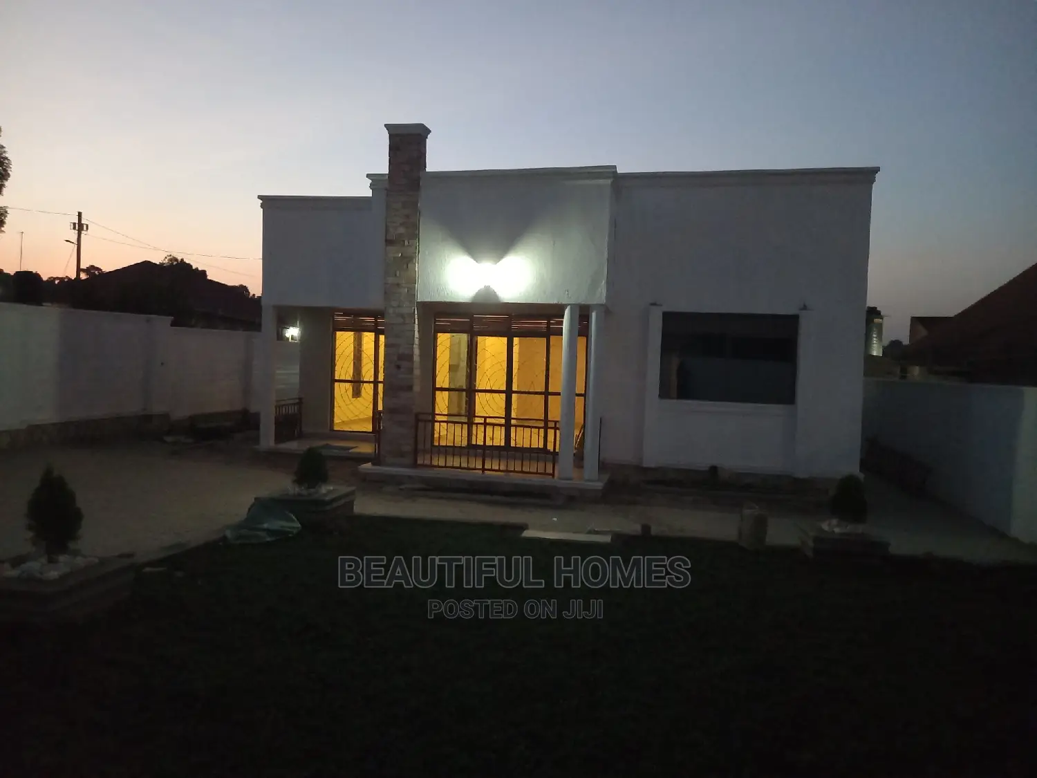 Furnished 4bdrm Bungalow in Kira for Sale