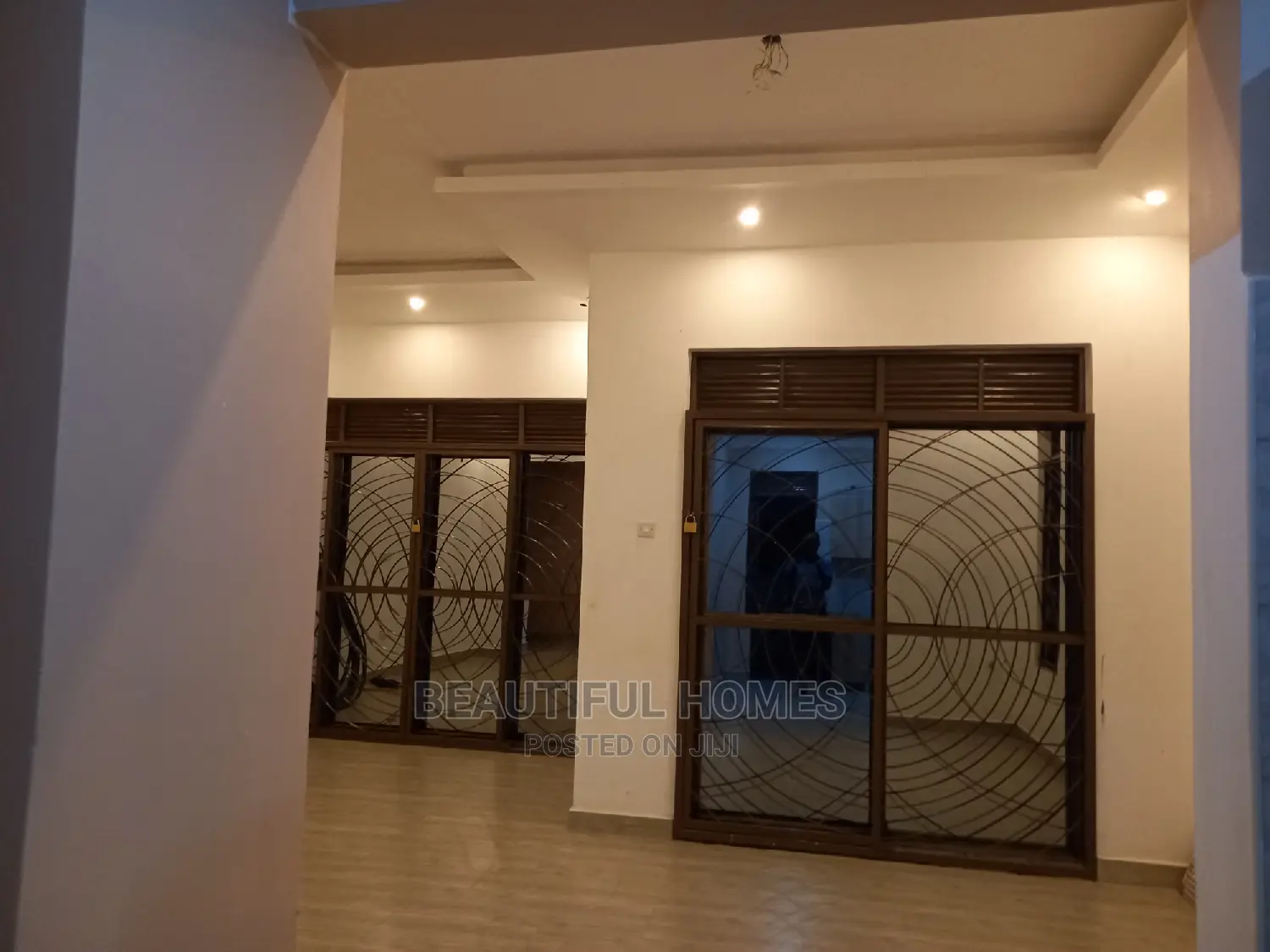 Furnished 4bdrm Bungalow in Kira for Sale