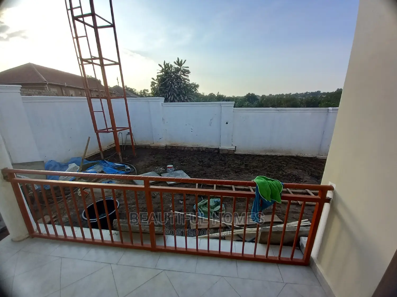Furnished 4bdrm Bungalow in Kira for Sale