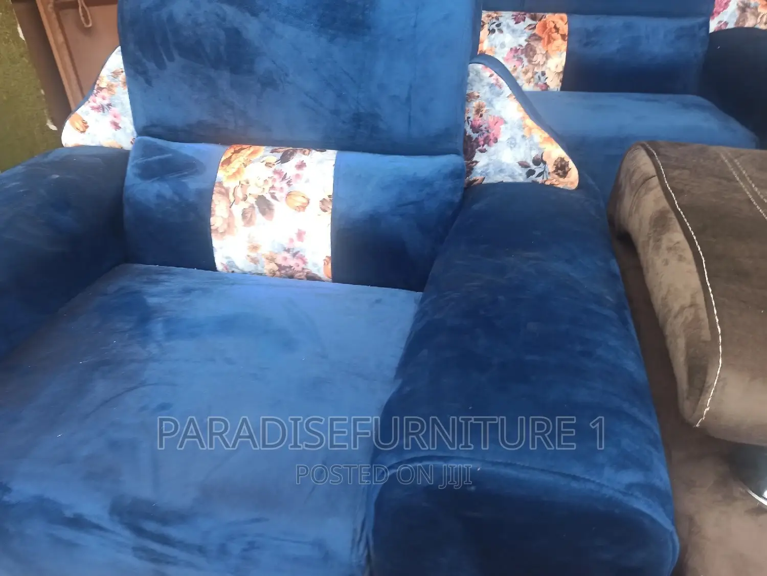 Sofa Set 5 Seater on Sale 695000 Only!