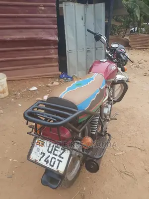 Bajaj Stroke 2019 Red