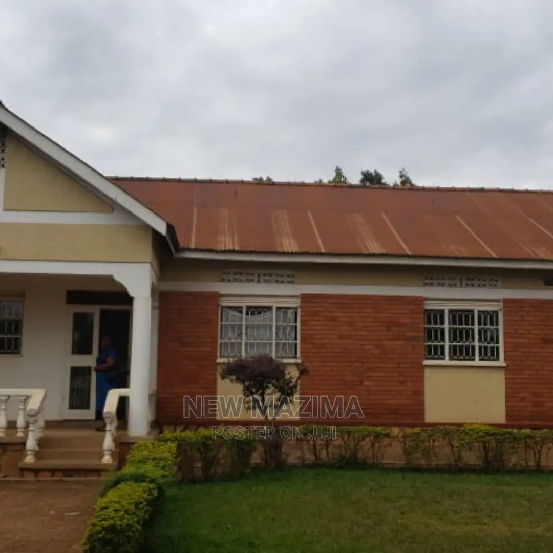 4bdrm House in Nsambya, Central Division for Sale