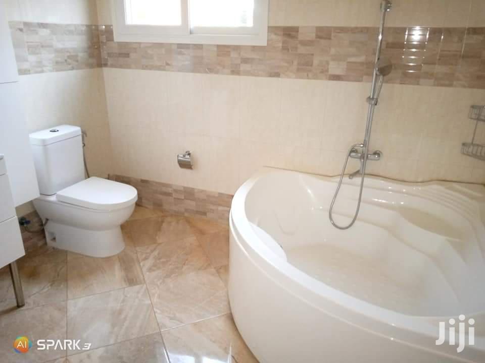 Corner Panel Bathtub