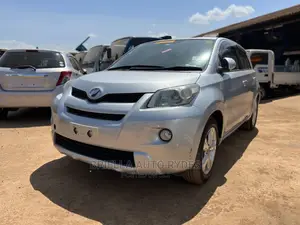 Toyota IST 2008 Silver