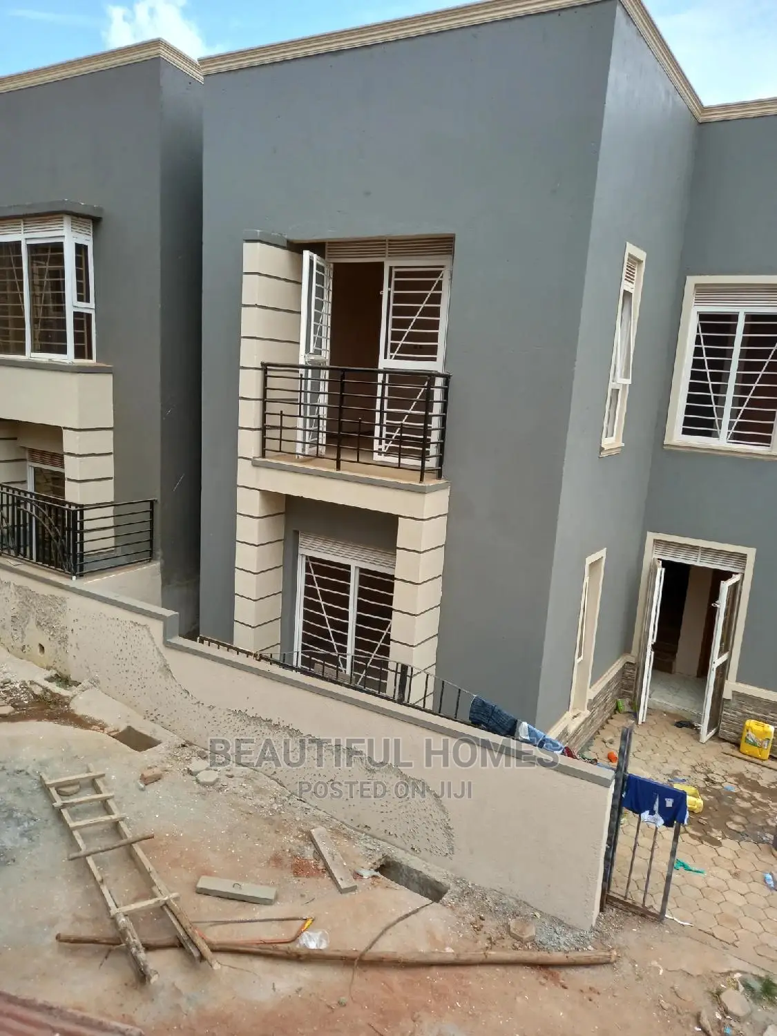 Furnished 4bdrm Duplex in Kira Tarmacked for Sale