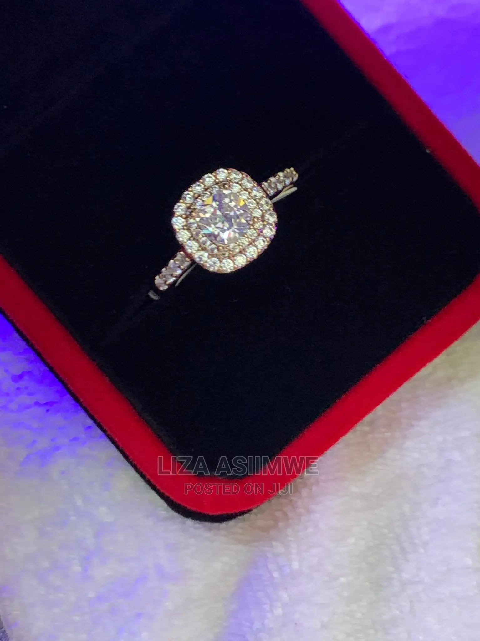 Engagement Rings Available With the Ring Box at a Good Price